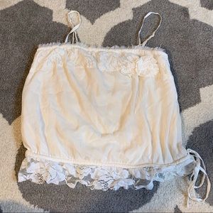 🔴 American Eagle Lace Spaghetti Strap Crop Top